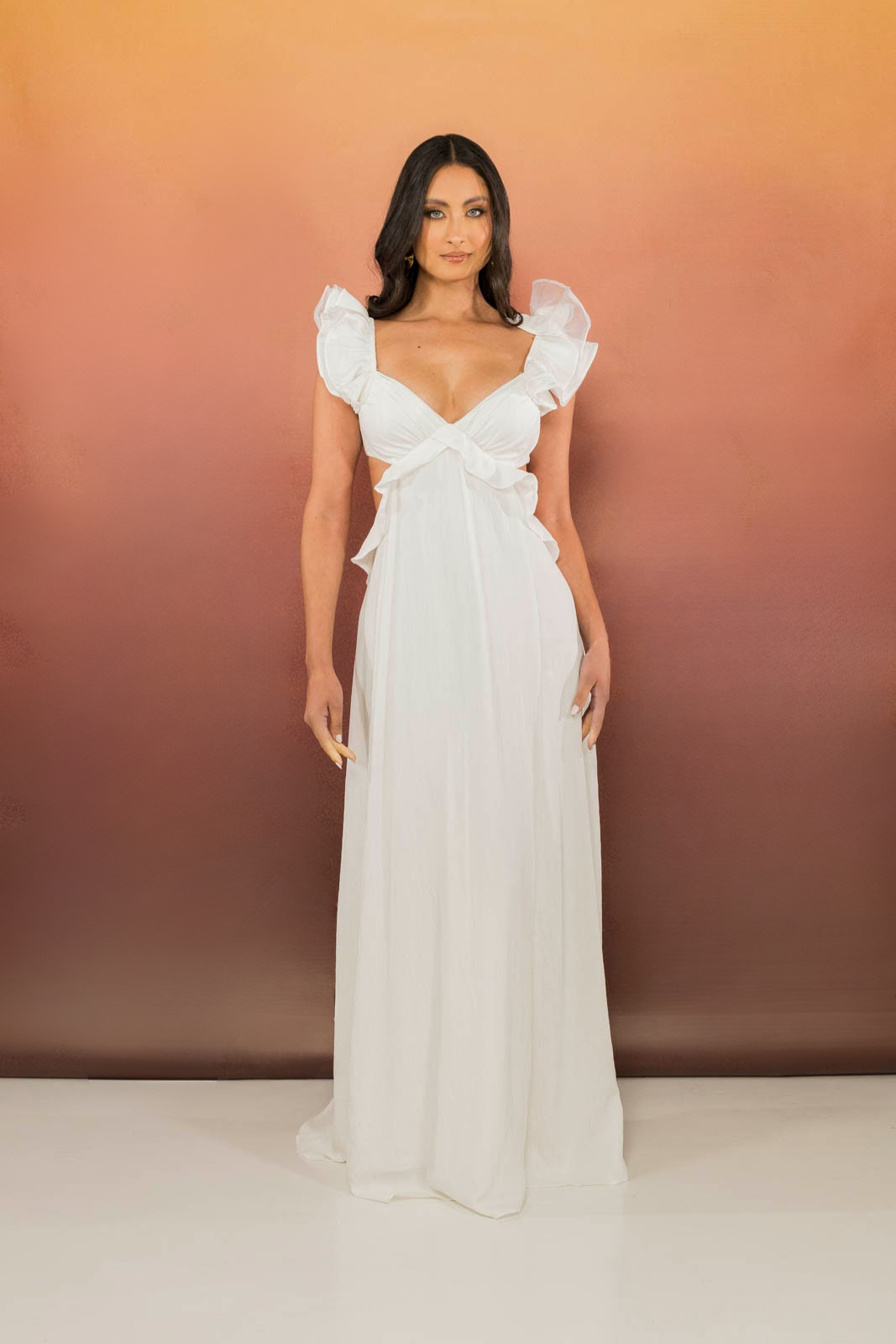 VESTIDO LARGO CON ESCOTE EN LA ESPALDA